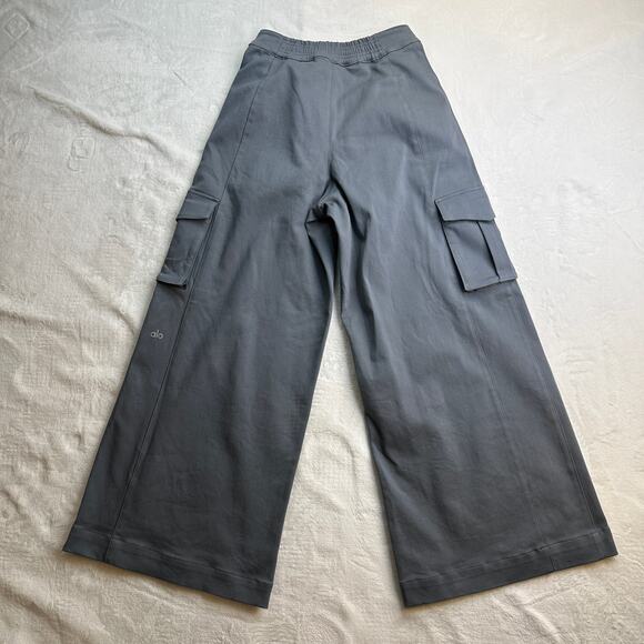 Alo Yoga Show Off Cargo Wide Leg Trouser Regular Length Steel Grey Gray NWOT XS - Picture 5 of 16